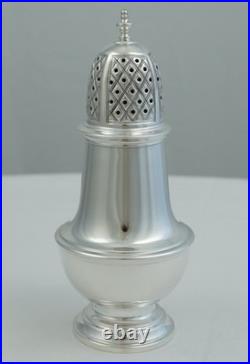 5 ¾ Vintage English Georgian Style Silver Caster, London 1971, 146mm, 94g