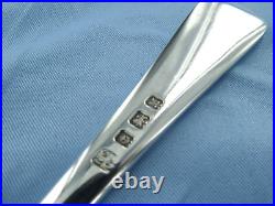 A vintage set of six sterling silver old English dinner forks. London 1936