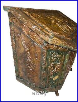 ANTIQUE 19c VINTAGE ENGLISH EMBOSSED BRASS REPOUSSE STORAGE Rolling Log Box Lrg