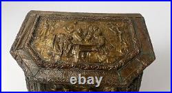 ANTIQUE 19c VINTAGE ENGLISH EMBOSSED BRASS REPOUSSE STORAGE Rolling Log Box Lrg