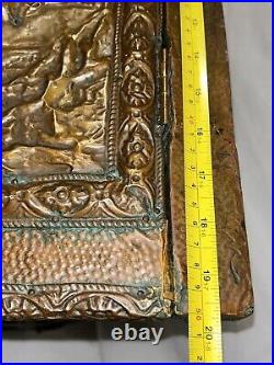 ANTIQUE 19c VINTAGE ENGLISH EMBOSSED BRASS REPOUSSE STORAGE Rolling Log Box Lrg