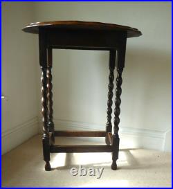 Antique English Oval Side table With Barleytwist Legs