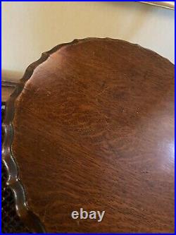 Antique English Round Oak Pie Crust Side table With Barley Twist Legs