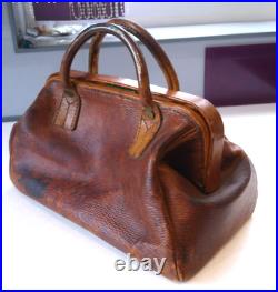 Antique Quality Brown English Leather Gladstone Bag By British Railway Western