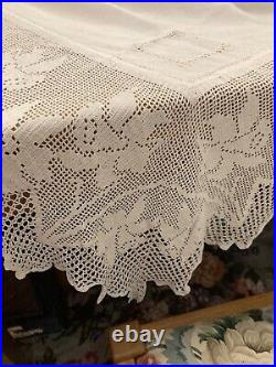 Antique/Vintage Tablecloth 11 Deep Crochet Lace Edge Daffodills Mary Card