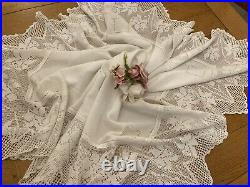 Antique/Vintage Tablecloth 11 Deep Crochet Lace Edge Daffodills Mary Card