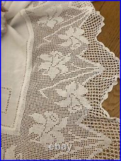 Antique/Vintage Tablecloth 11 Deep Crochet Lace Edge Daffodills Mary Card