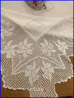 Antique/Vintage Tablecloth 11 Deep Crochet Lace Edge Daffodills Mary Card