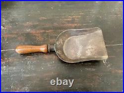 Antique Vintage Victorian English Brass Coal Scuttle Shovel W Light Wood Handle