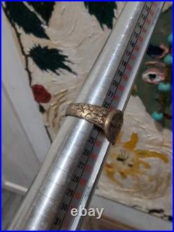 Beautiful vintage english hallmark 375 9ct gold embossed belt buckle ring Size V Beautiful vintage english hallmark 375 9ct gold embossed belt buckle ring Size V