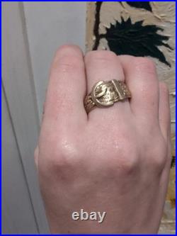 Beautiful vintage english hallmark 375 9ct gold embossed belt buckle ring Size V Beautiful vintage english hallmark 375 9ct gold embossed belt buckle ring Size V