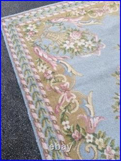 English Vintage Country House Wool Rug