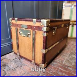 Handmade English Luxury Antique Leather Trunk Perfect Coffee Table