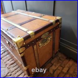 Handmade English Luxury Antique Leather Trunk Perfect Coffee Table