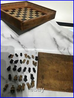 Rare ANTIQUE VINTAGE ENGLISH TRAVEL CHESS SET PEGGED PIECES In 8 x 8 SOLID BOX