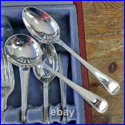 Roberts & Belk Old English Bright Cut 8 Settings Canteen Silver Plated Vintage