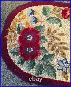 Vintage 1930's Floral Hand Hooked Folk Art Oval Wool Area Rug 35.5 x 22