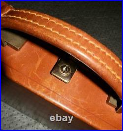 Vintage/Antique English Leather'Cheney' Small Travelling Case With Lock & Key