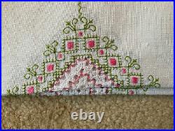 Vintage Antique Quality Hand Embroidered Linen Tablecloth 40 Square Tea Party