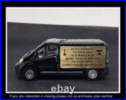 Vintage English Country House Large Brass Log/Coal Bucket/Bin on Lion Paw Feet