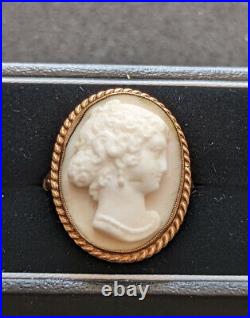 Vintage English Queen Conch Shell Cameo 9ct Gold Ring