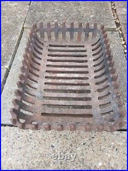 Vintage Old Antique Cast Iron Fire Grate Basket Olde English Cottage black Heavy