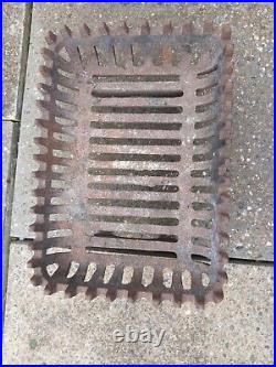 Vintage Old Antique Cast Iron Fire Grate Basket Olde English Cottage black Heavy