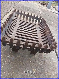 Vintage Old Antique Cast Iron Fire Grate Basket Olde English Cottage black Heavy