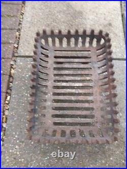 Vintage Old Antique Cast Iron Fire Grate Basket Olde English Cottage black Heavy