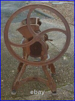 Vintage Old Antique Oil Cake Mill/Grinder Barn Find CM22 Reuben Hunt Mangal/Beet