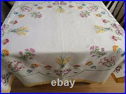 Vintage hand embroidered Irish linen tablecloth Fairistytch wild flowers