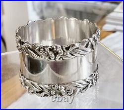 WALLACE HEAVY English Antique Vintage Sterling Silver Napkin Ring Flowers Edge